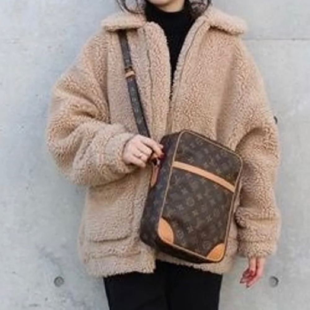 AUTHENTIC Louis Vuitton Danube MM Crossbody